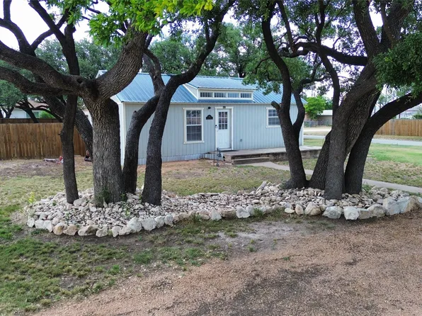 420 King St, Eden, TX 76837