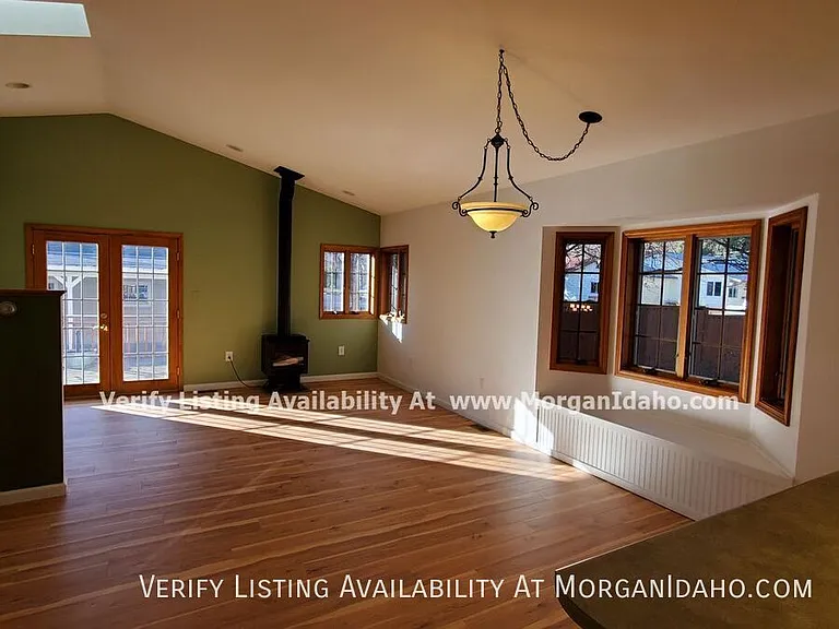1501 W Dewey St — Photo 9
