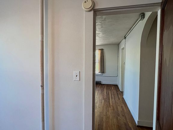 4th image of 910 Greenwood Ave #5