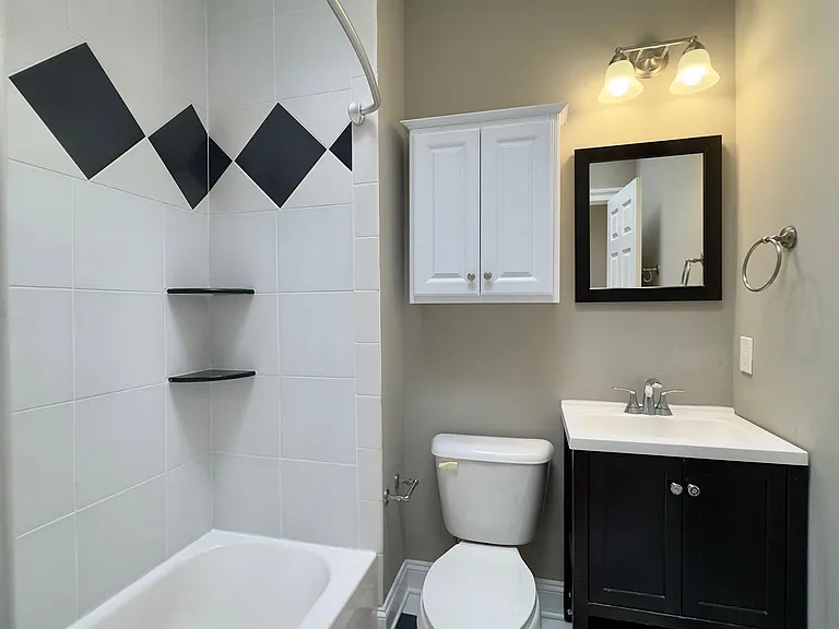 Apartment Units with In-Unit Laundry in Mt Vernon, Baltimore, MD! — Photo 9