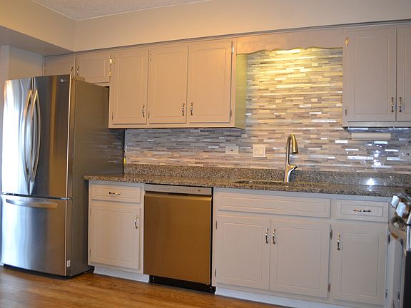 5th image of 16032 Crystal Creek Dr APT 1B
