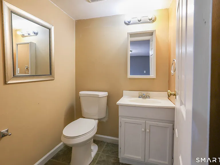 49 Tudor Ln — Photo 12