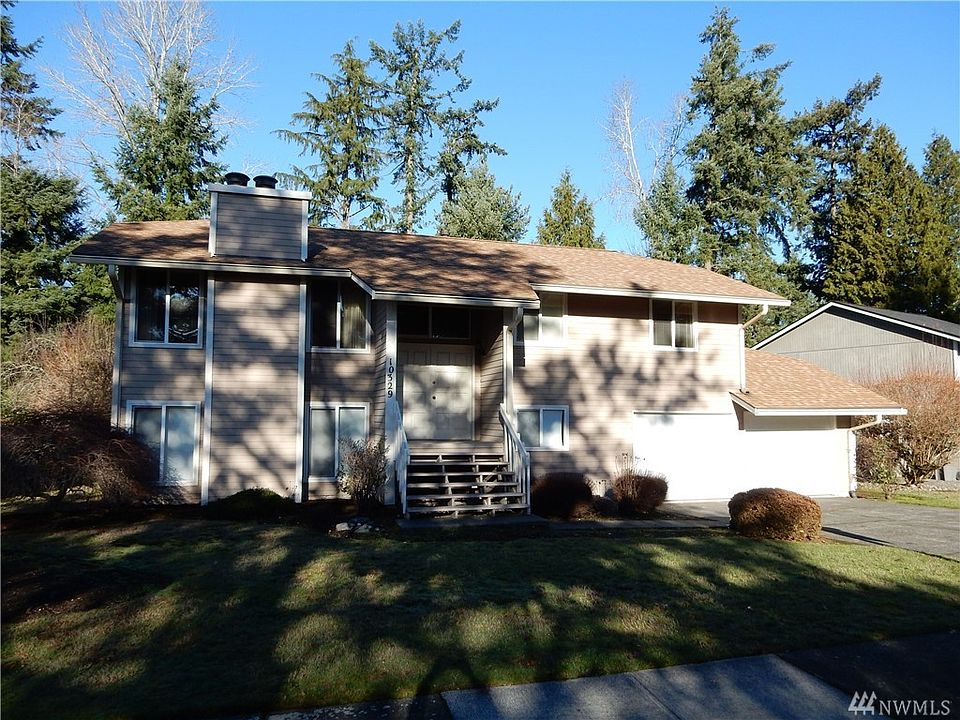 1st image of 10329 162nd Pl NE