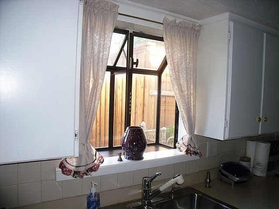 5th image of 243 Oakwood Ln