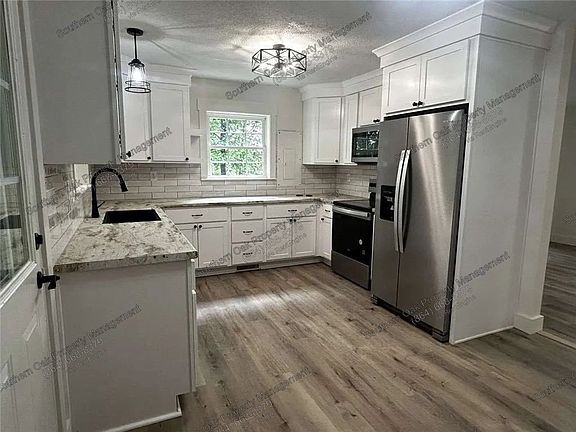 4th image of 107 Ledbetter Ln