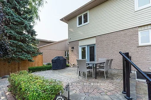 34 Briarwood Cres — Photo 43