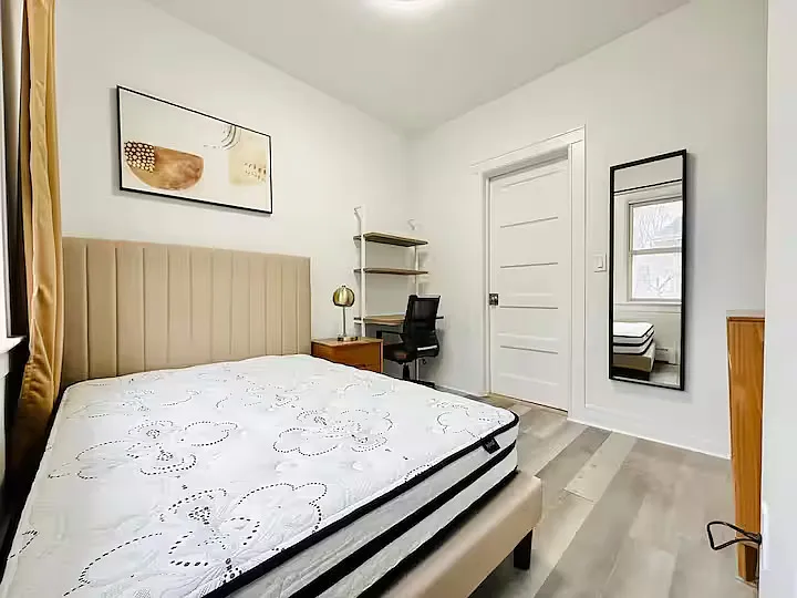 5 bed, 1.5 bath, 1200 sqft, $1,090 — Photo 3