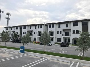 15600 SW 136th St #104, Miami, FL 33196