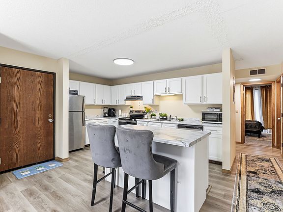 5th image of 13304 Parkwood Dr APT 104