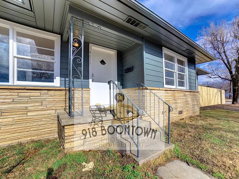 4819 E 37th Pl — Photo 1