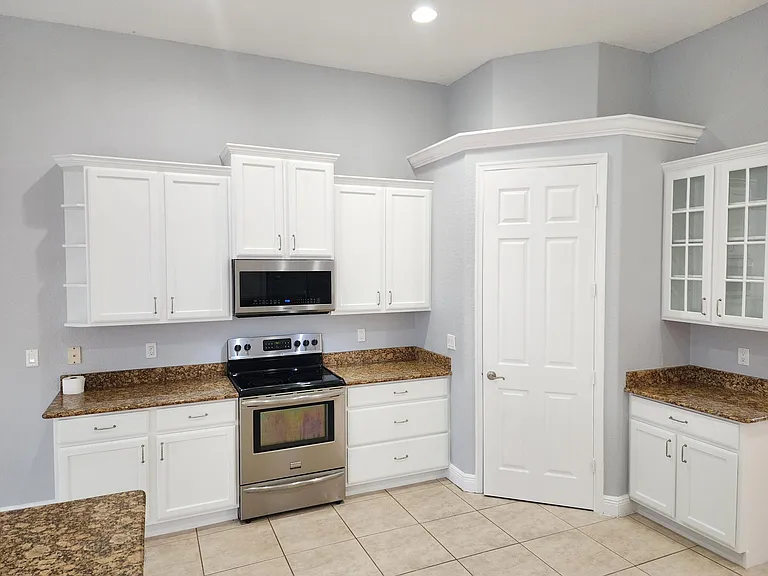 4374 SW Savona Blvd — Photo 7