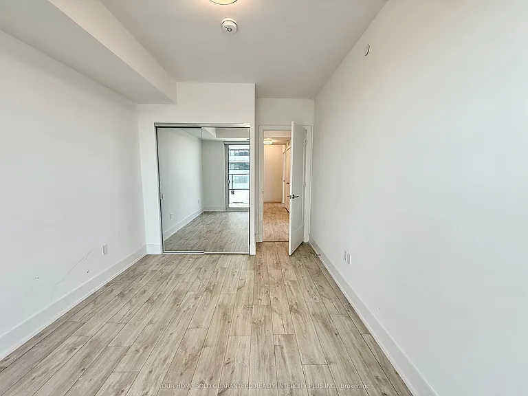 10 Inn On The Park Dr #1804 — Photo 12