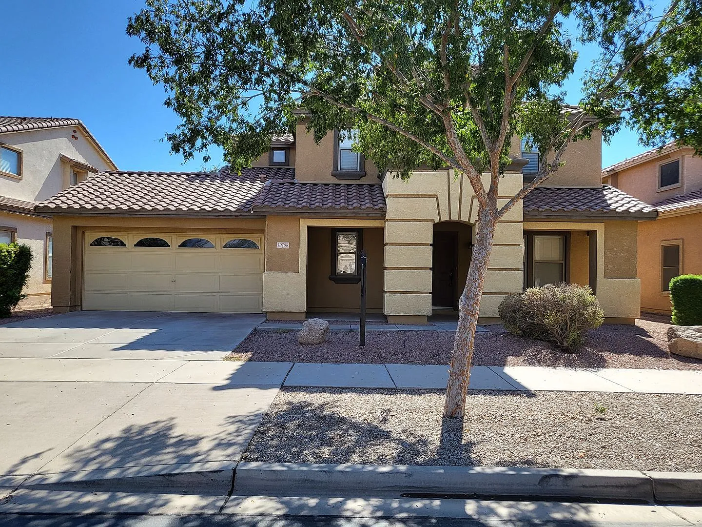 Spacious Home In Queen Creek! — Photo 1