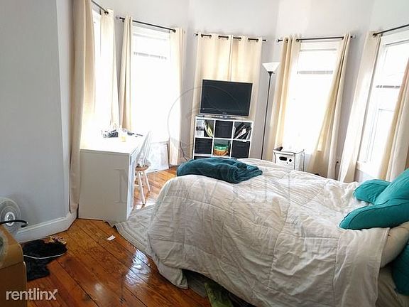 3rd image of 64-66 Winchester St