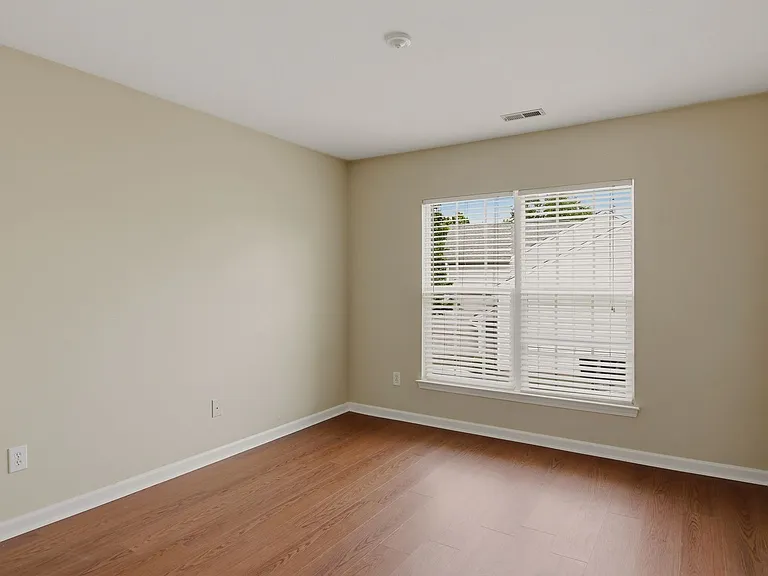 3930 Fountain Village Cir — Photo 20