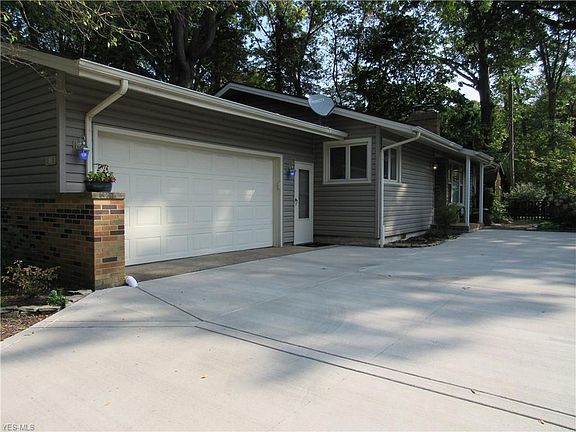 4th image of 169 Woodhill Dr