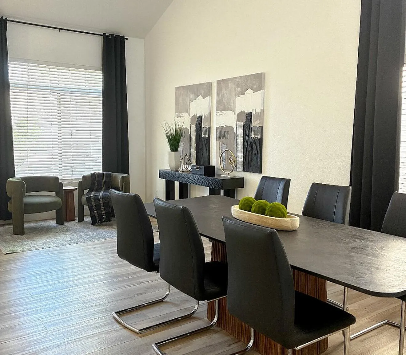 3 bed, 2.5 bath, 1934 sqft, $2,800 — Photo 1