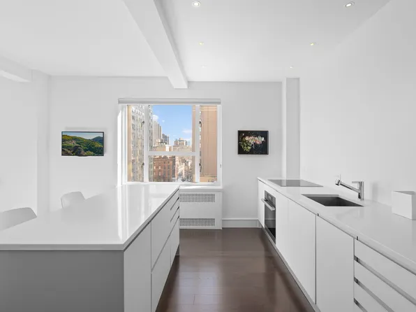 20 East 35th Street image 1 of 13