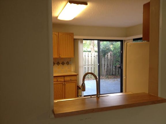 5th image of 370 City View Dr