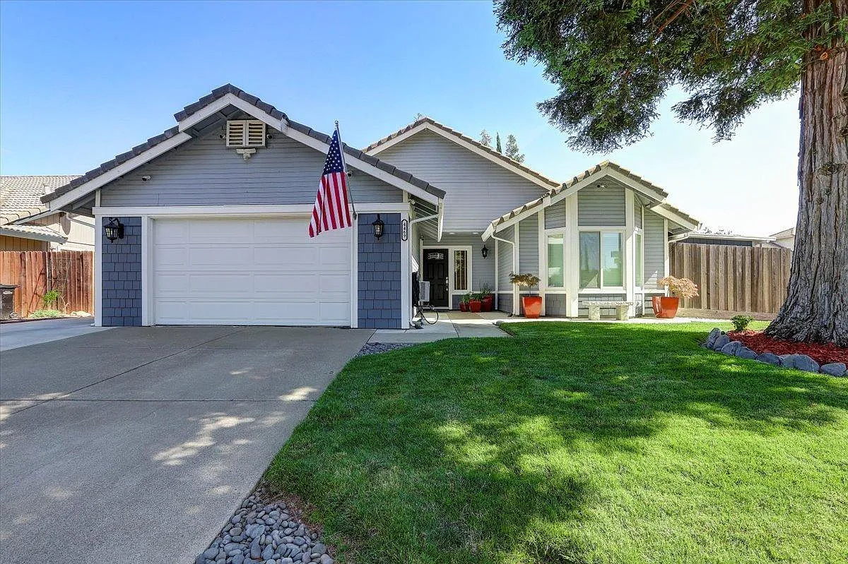 4469 Garbo Way photo 1