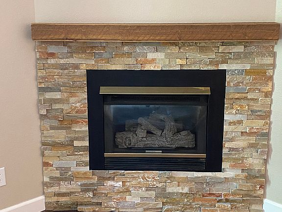 Gas fireplace