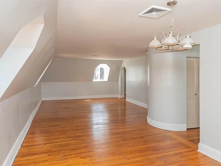 266 Grand St #3 — Photo 4