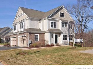 49 Carnoustie Cir, Bloomfield, CT 06002