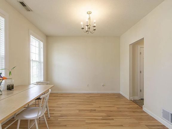 4th image of 3630 S Glasgow Cir