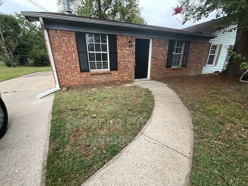 1st image of 302 Bellshire Terrace Ct