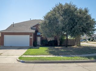 1069 Breeders Cup Dr, Fort Worth, TX 76179