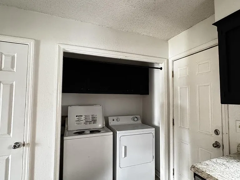 847 E Boyd Dr #D — Photo 6