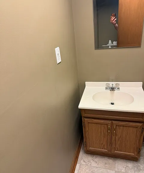 421 S Mountain Blvd — Photo 9