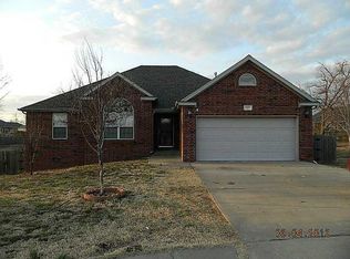 127 Fox Run Cir, Centerton, AR 72719