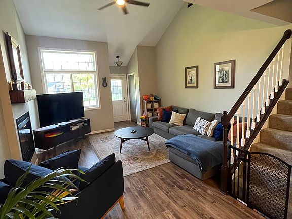 2nd image of 470 Mission Hills Way E