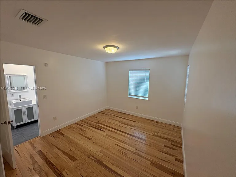 250 SW 19th Rd — Photo 8