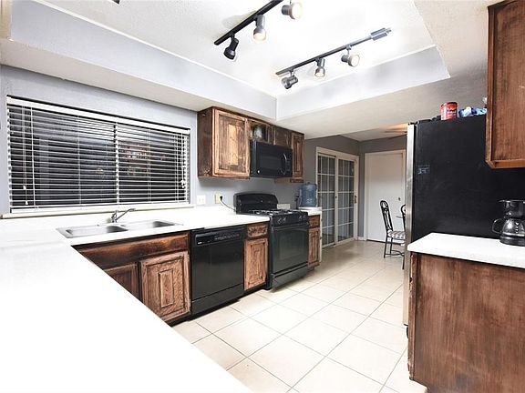 3rd image of 5501 Rock Springs Dr