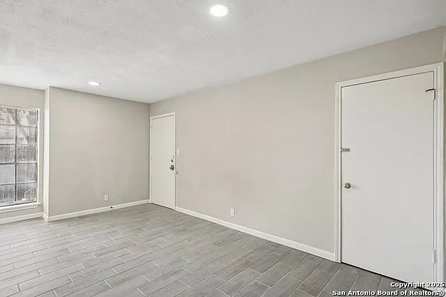10609 Starcrest Dr #10611 — Photo 4