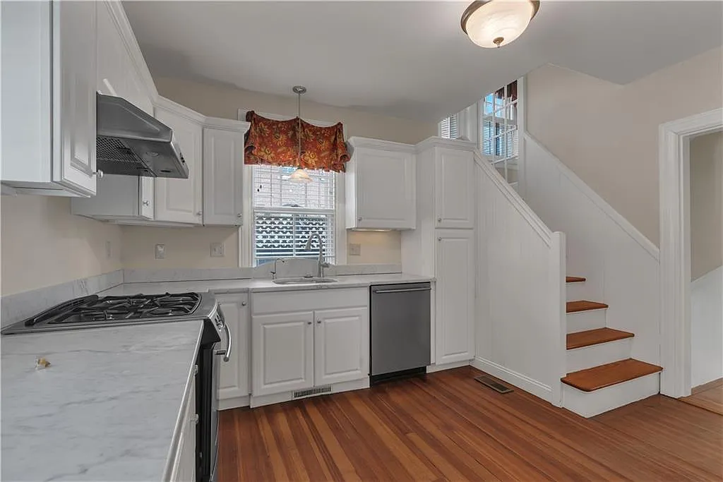 4 bed, 1890 sqft, $4,500 — Photo 3