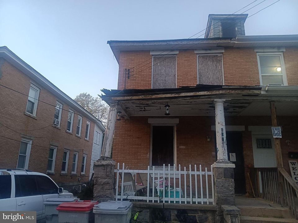 2nd image of 720 E Quince St