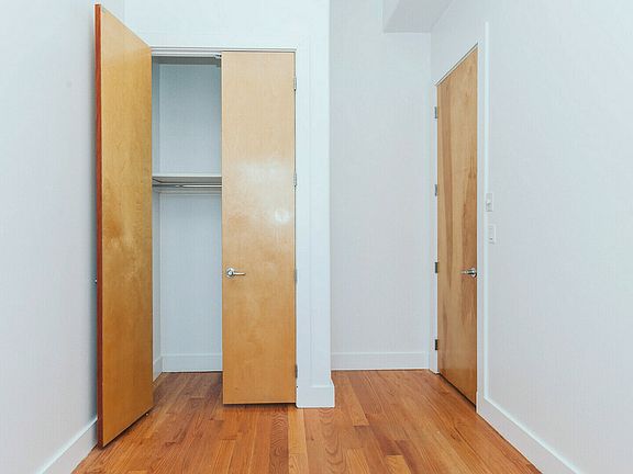 5th image of 1213 Jefferson Ave #4
