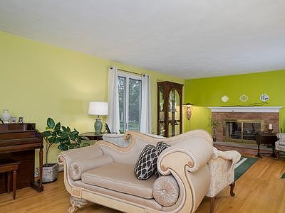 4th image of 90 Pinewood Dr