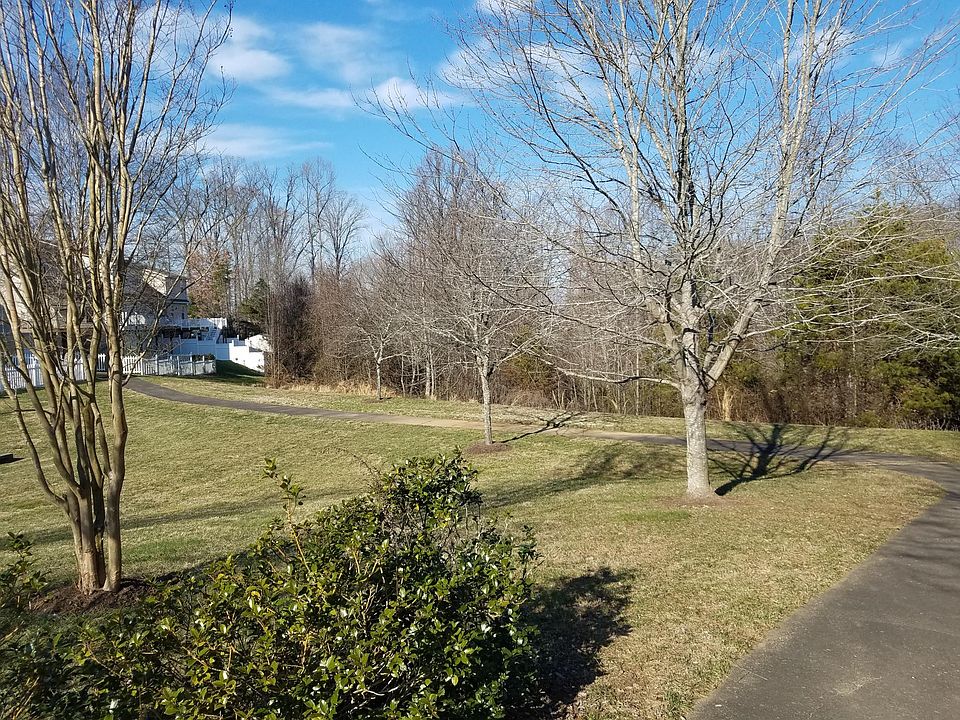 2nd image of 9414 Primrose Ln