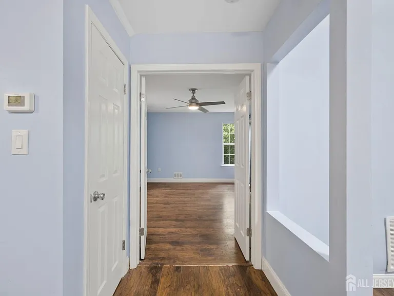 1609 Mulberry Ct — Photo 12