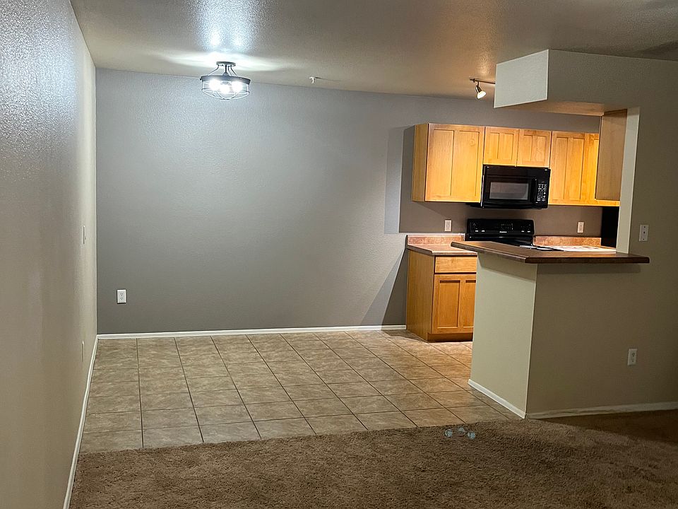 1st image of 1385 W University Ave Unit 124