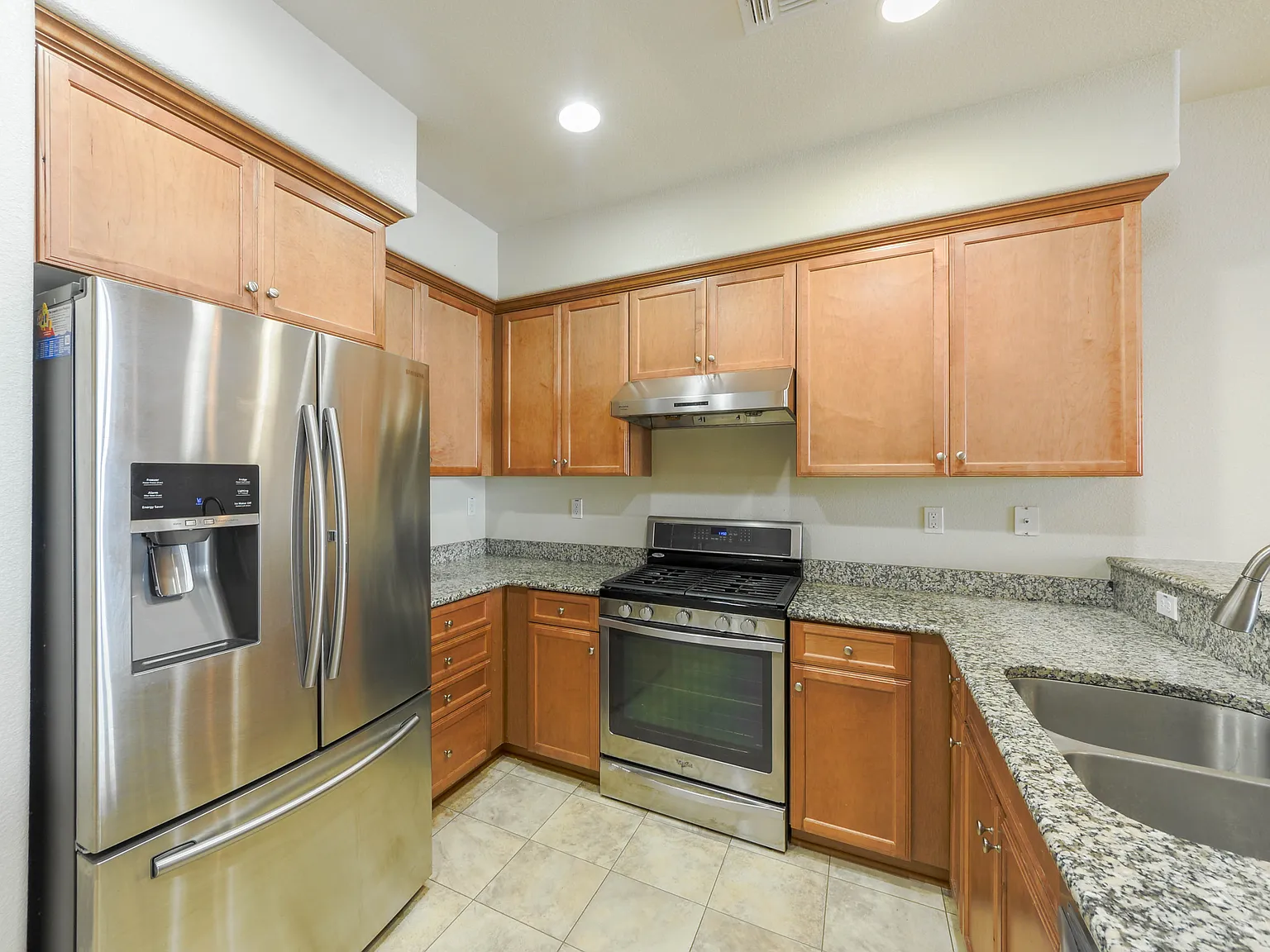 Beautiful 3 bed / 3 bath Berryessa Condo — Photo 4