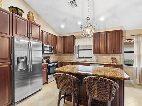 2802 SW Mariposa Circle, Palm City, FL 34990