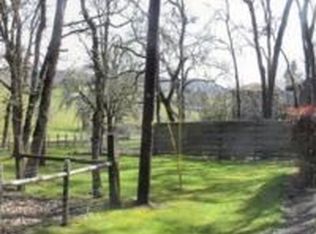 10 Hillcrest Dr, Roseburg, OR 97471