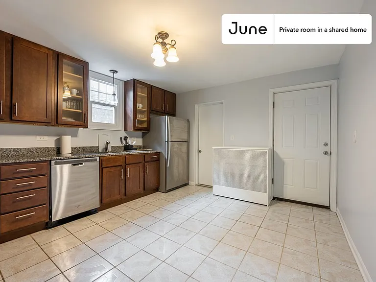 2852 N Lawndale Ave #A — Photo 7