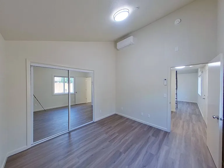 2541-2543 Piedmont Ave — Photo 10