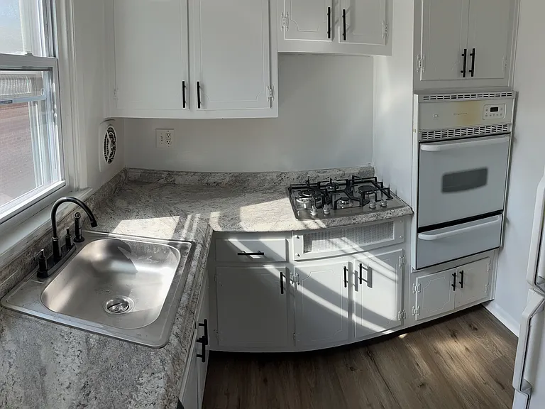 5316 Rutland St — Photo 2